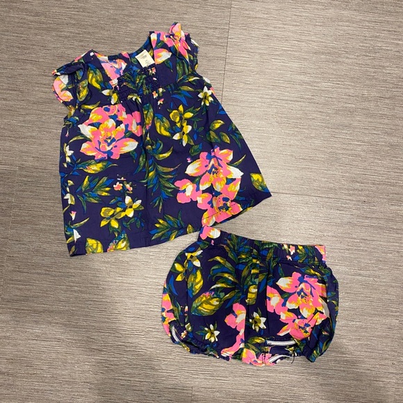 Tucker and Tate Tunic w/ Bloomers - Picture 1 of 2